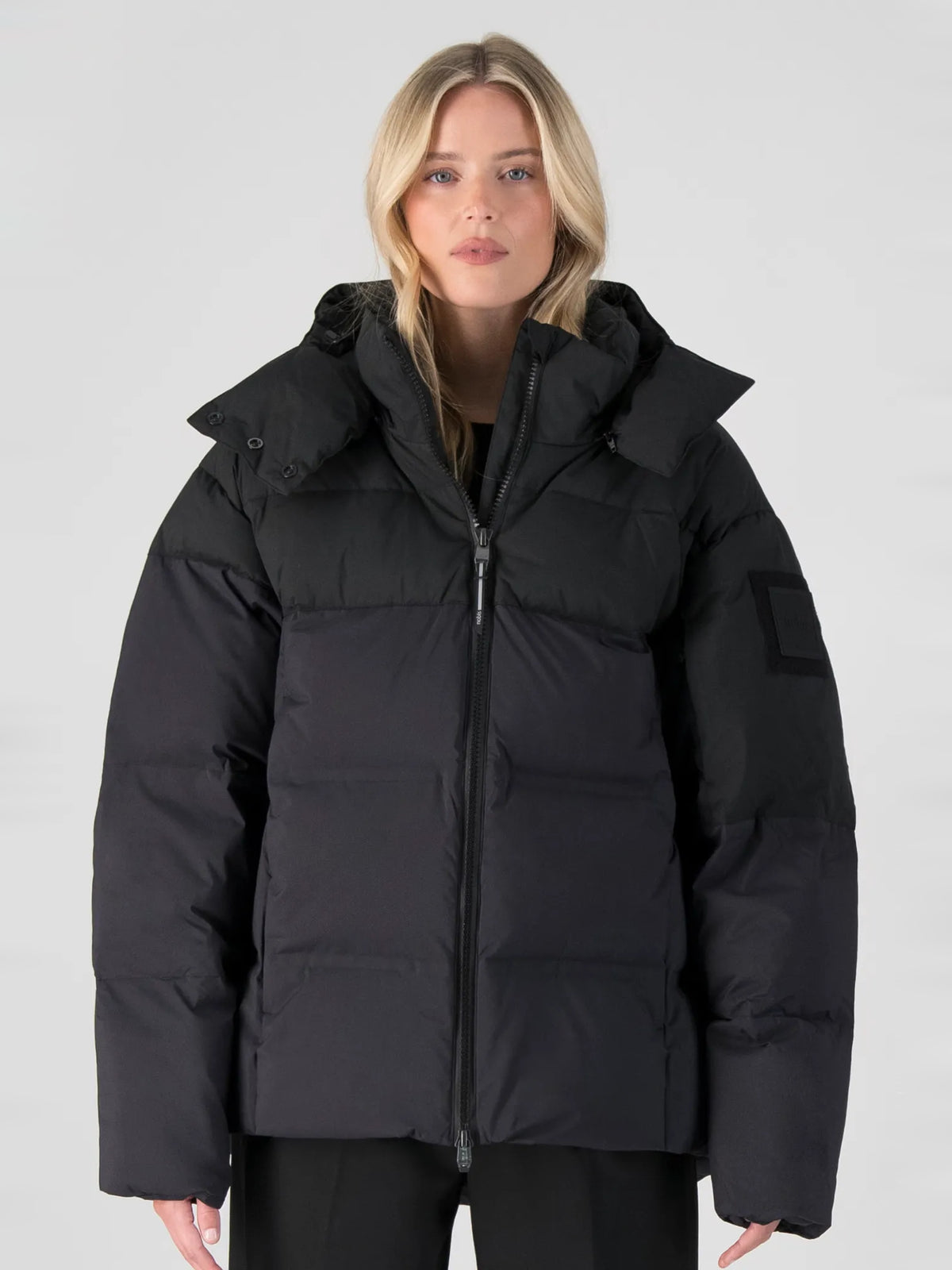 Una Women's Performance Puffer - Black